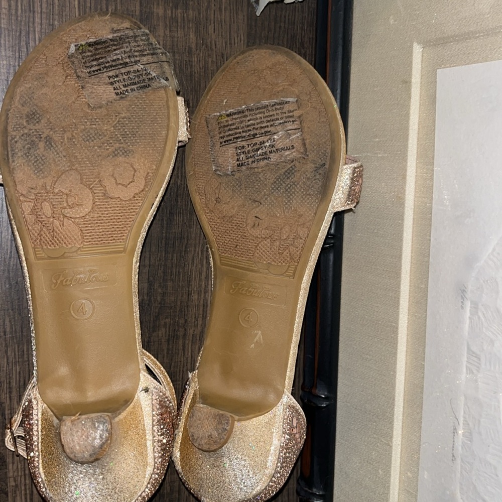 FABULOUS Youth Girls Dress Pump w Ankle Straps Rose Gold EUC sz Big Kids 4 EUC - Picture 10 of 11